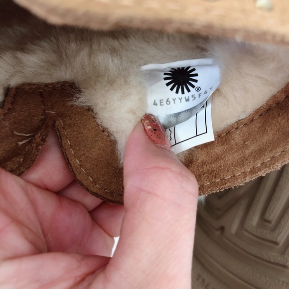 NWOB UGG Cindy Genuine Shearling - Picture 6 of 8
